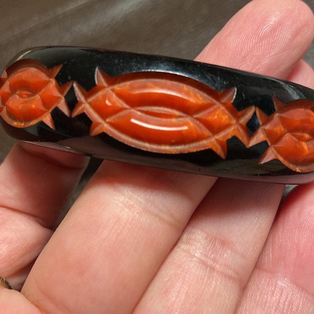 Carved bangle bracelet